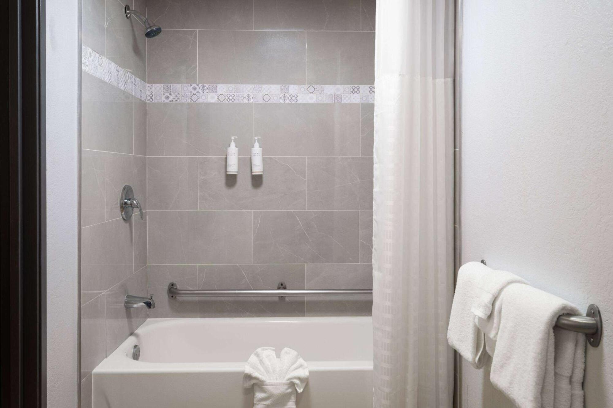 Days Inn By Wyndham Columbus Worthington Exteriér fotografie