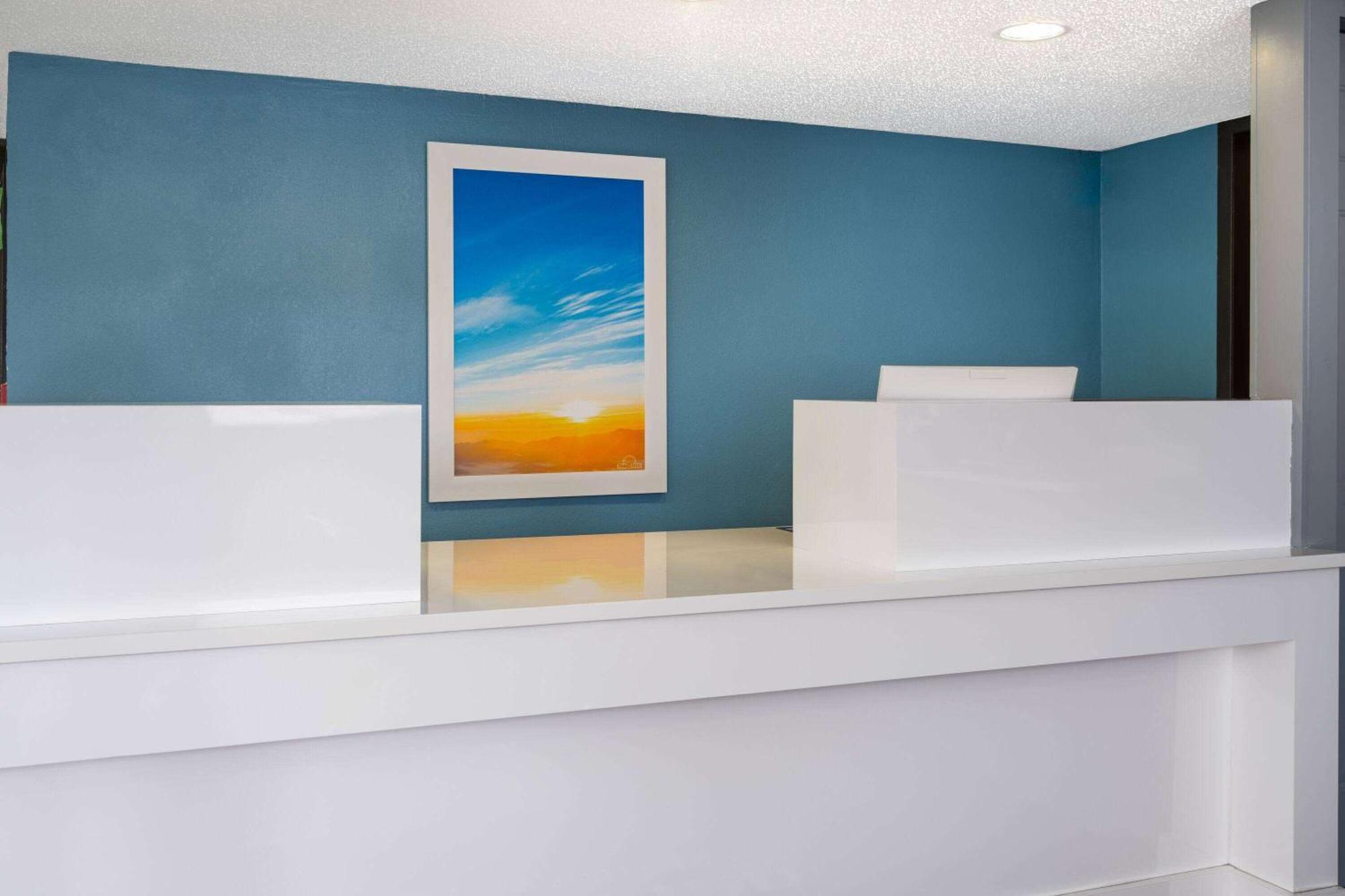 Days Inn By Wyndham Columbus Worthington Exteriér fotografie