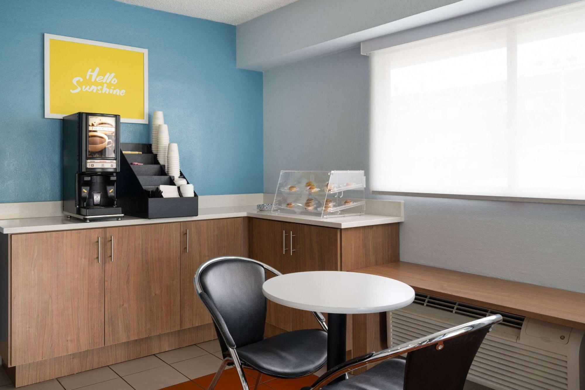 Days Inn By Wyndham Columbus Worthington Exteriér fotografie